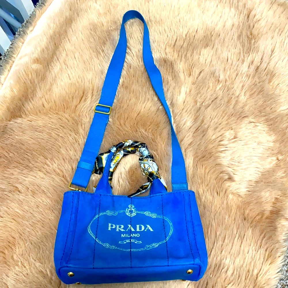 Prada Canapa